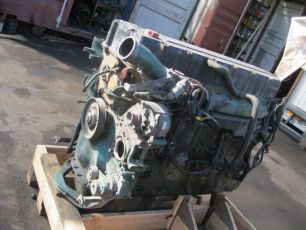VOLVO Двигатель, D12C