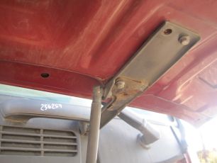 82215391 VOLVO Петля капота левая, № XF256255
