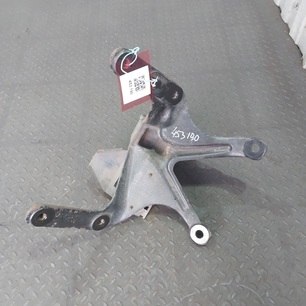 9603179809 MERCEDES Кронштейн торсиона правый