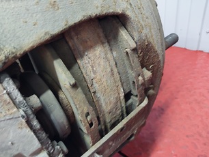 21946160 VOLVO Суппорт задний правый