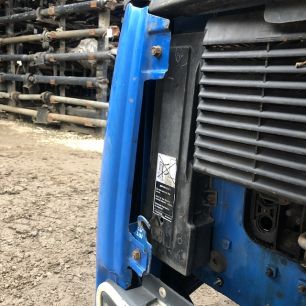 20360502 VOLVO Кронштейн дефлектора правый, № XF261301
