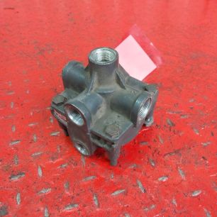 0044299444 MERCEDES Клапан ускорительный, № XF431945