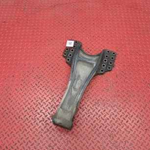 41225944 IVECO Кронштейн реактивной тяги, № XF479190