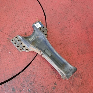 41225944 IVECO Кронштейн реактивной тяги, № XF475709
