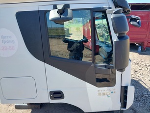 504232506 IVECO Дверь правая, № XF449997