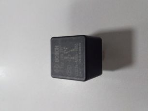 0332209211 BOSCH Реле регулятор