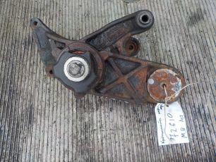 4572000239 MERCEDES Кронштейн термомуфты