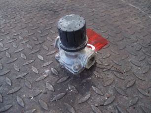 3173152 VOLVO Клапан аварийного растормаживания, № XF54914