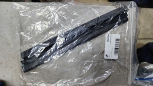 98409758 IVECO Уплотнитель двери
