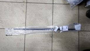 98409757 IVECO Уплотнитель двери