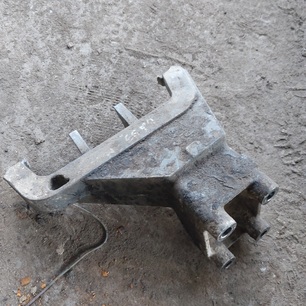 1445563 DAF Кронштейн подножки нижней левой, № XF472430