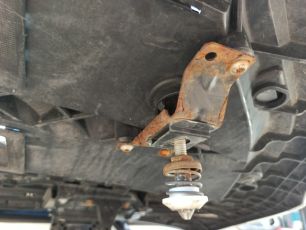 5801581983 IVECO Фиксатор замка капота, № XF346932