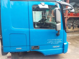 9437201605 MERCEDES Дверь правая, № XF278261