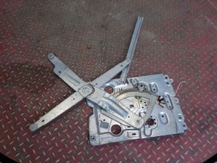 3176536 VOLVO Стеклоподъемник правый