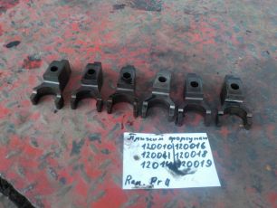 7421425162 RENAULT Прижим форсунки