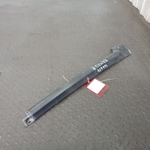 9406981762 MERCEDES Накладка лобового стекла