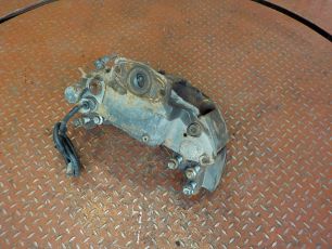 5001858404 RENAULT Суппорт левый, № XF210344