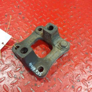 9413330403 MERCEDES Кронштейн реактивной тяги, № XF443599