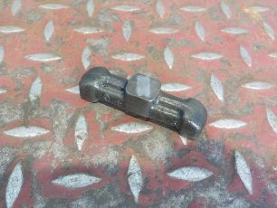5010550608 RENAULT Коромысло клапанов, № XF205998