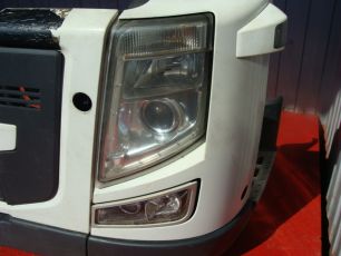 21478759 VOLVO Рамка фары левая, № XF295899