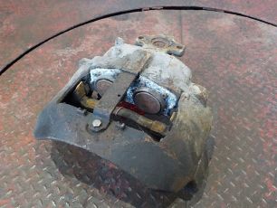 20527036 VOLVO Суппорт передний левый, № XF227163