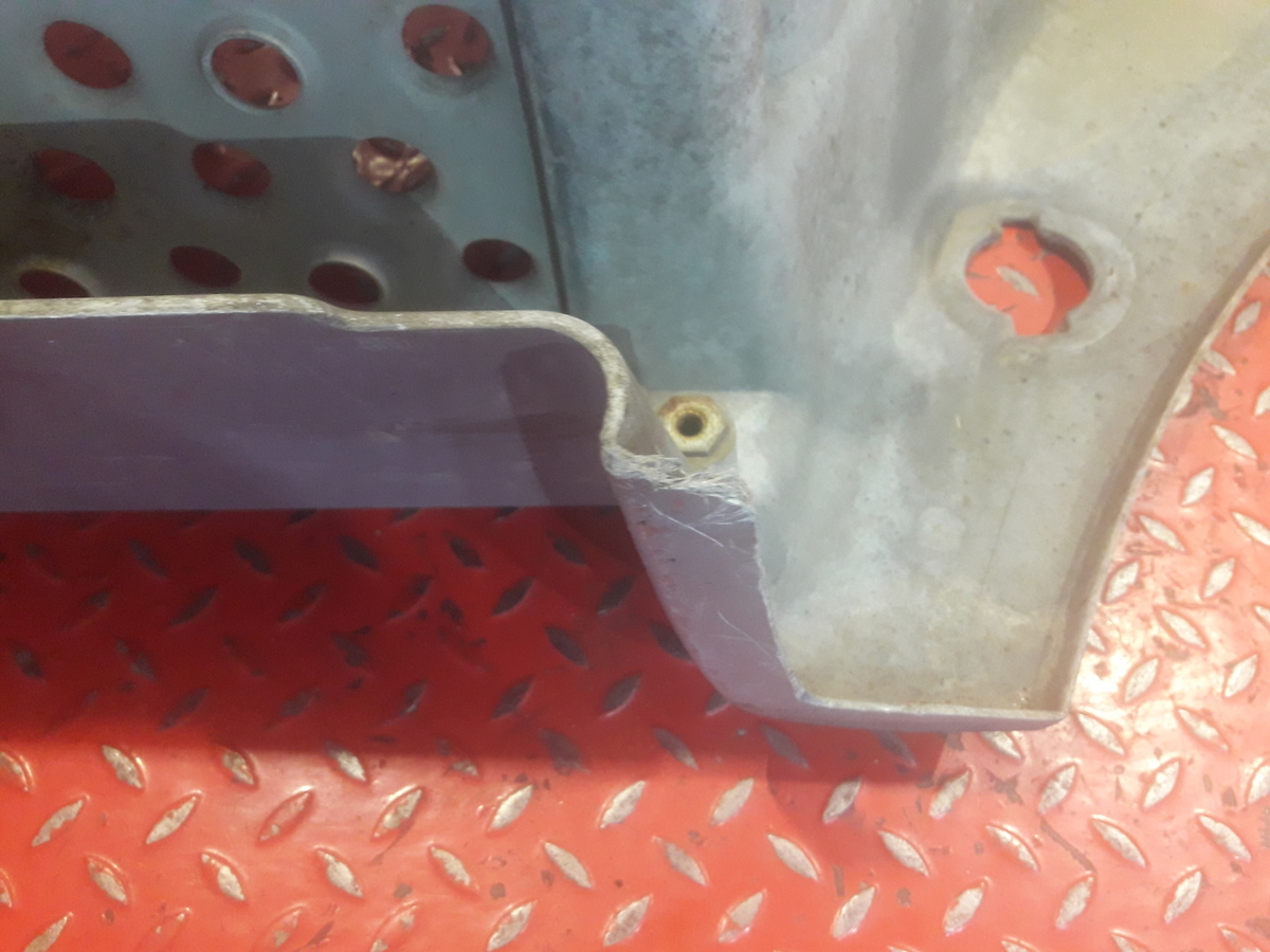 9736662801 MERCEDES Корпус подножки верхний правый, № XF119958, фото 5