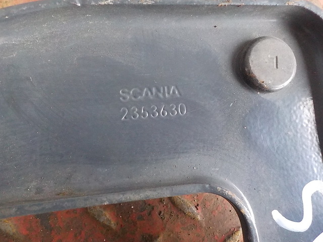 2353630 SCANIA Кронштейн брызговика, № XF223411, фото 4