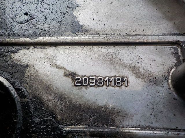 20381181 VOLVO Крышка двигателя, № XF221114, фото 7