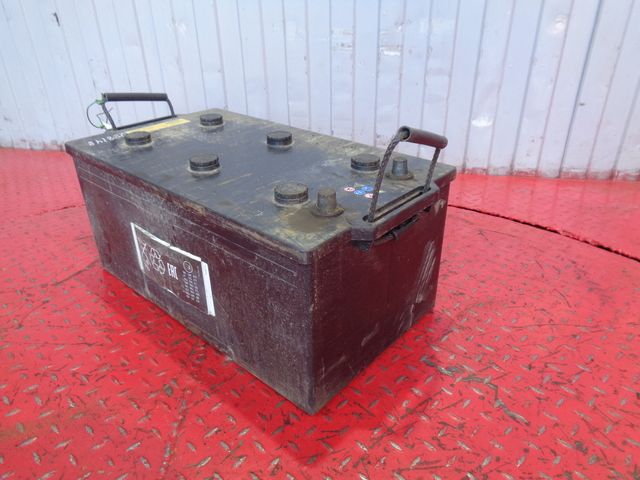 VOLVO Аккумулятор, № XF288148, фото 3