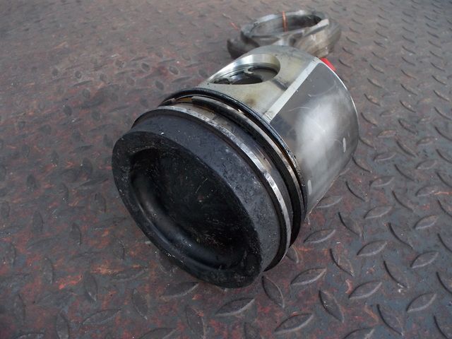1398785 DAF Поршень, № XF38388, фото 1
