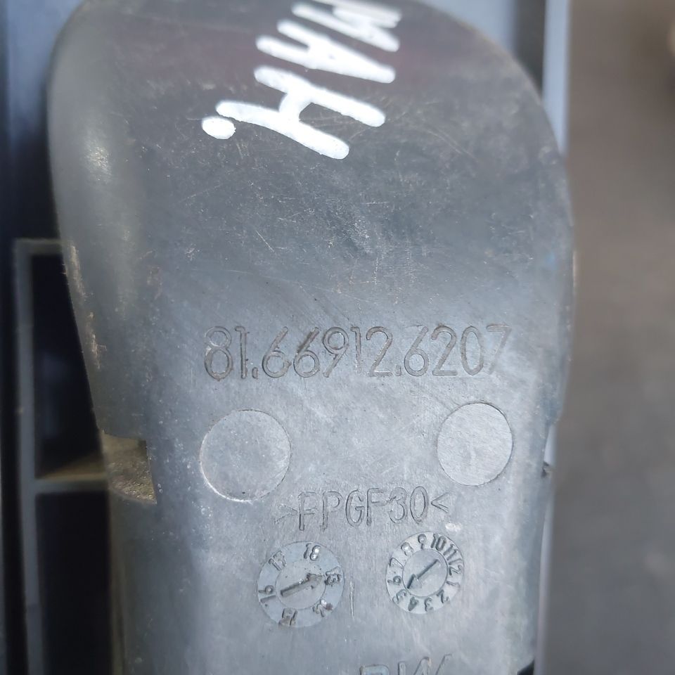 81669126207 MAN Ручка бардачка, № XF449009, фото 5