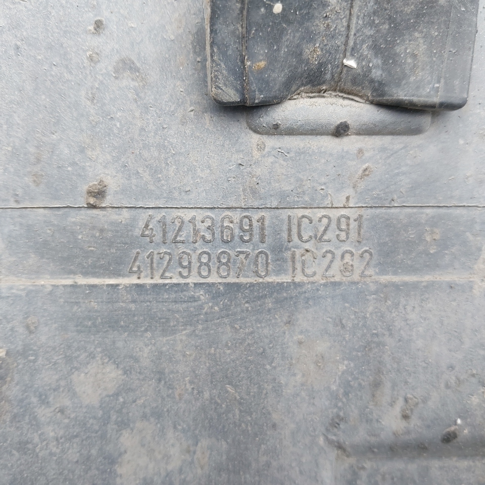 41213691 IVECO Крыло заднее / верхняя часть, № XF455889, фото 3