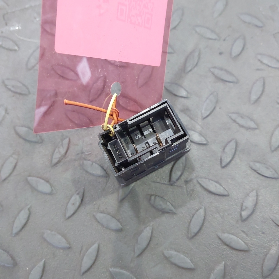 0125456307 MERCEDES Кнопка, № XF452403, фото 3