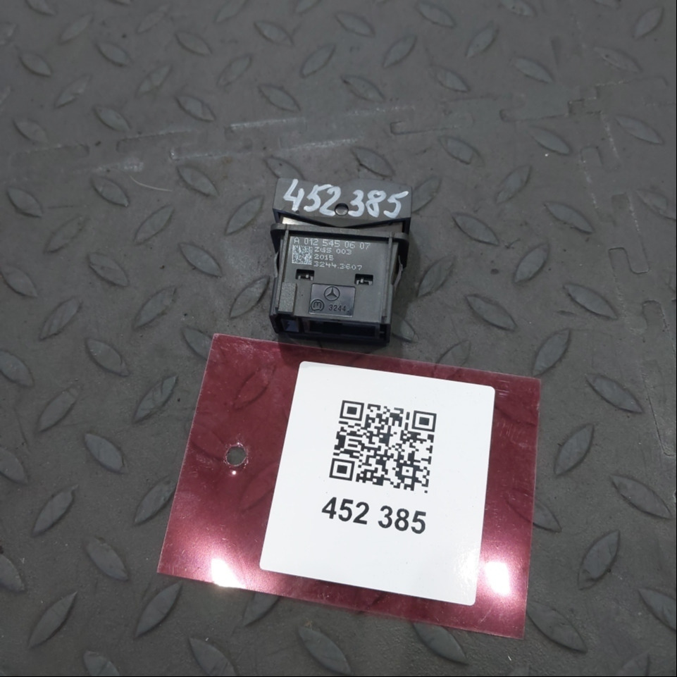 0125450607 MERCEDES Кнопка, № XF452385, фото 1