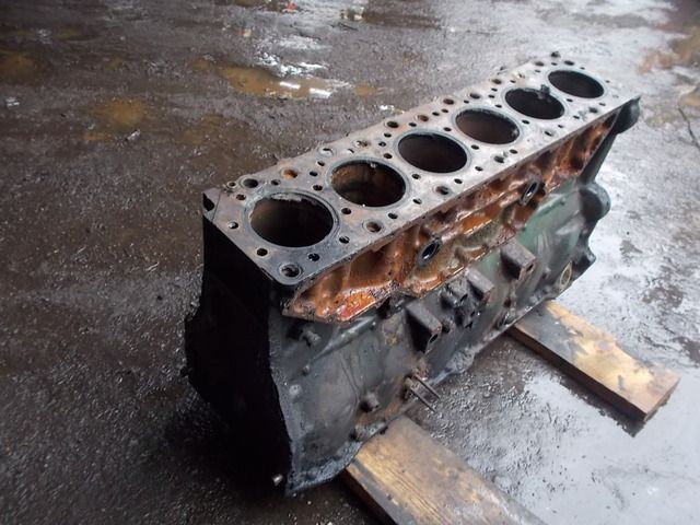 20451181 VOLVO Блок двигателя, № XF53209, фото 4