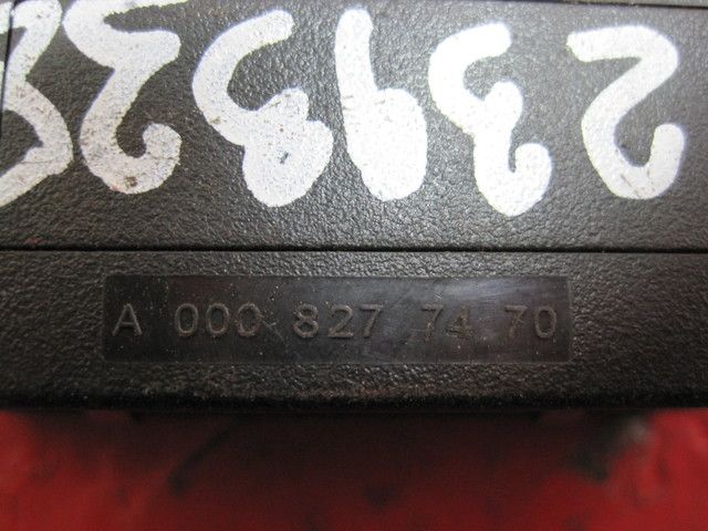 0008277470 MERCEDES Часы цифровые, № XF239338, фото 4