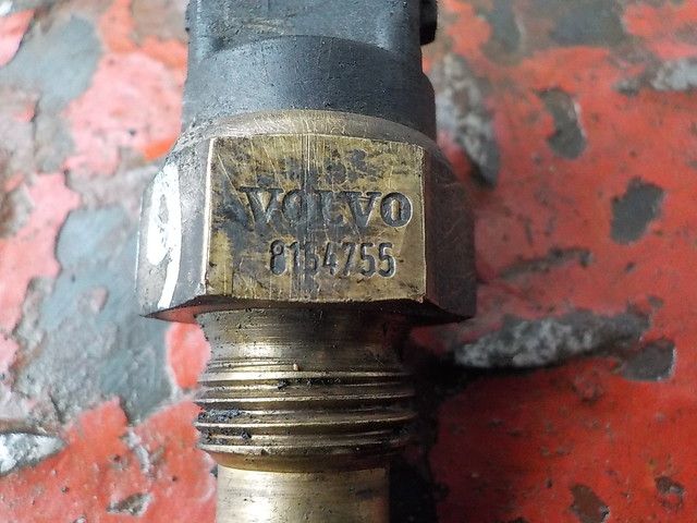 8154755 VOLVO Датчик температуры охлаждающей жидкости, № XF219849, фото 4