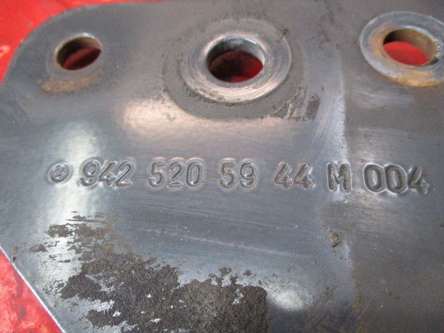 9425205944 MERCEDES Кронштейн воздуховода, № XF350868, фото 4