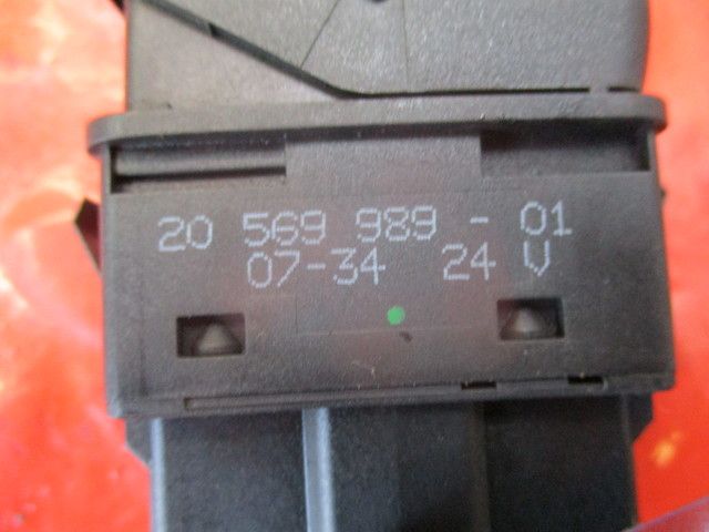 20569989 VOLVO Кнопка, № XF370134, фото 4
