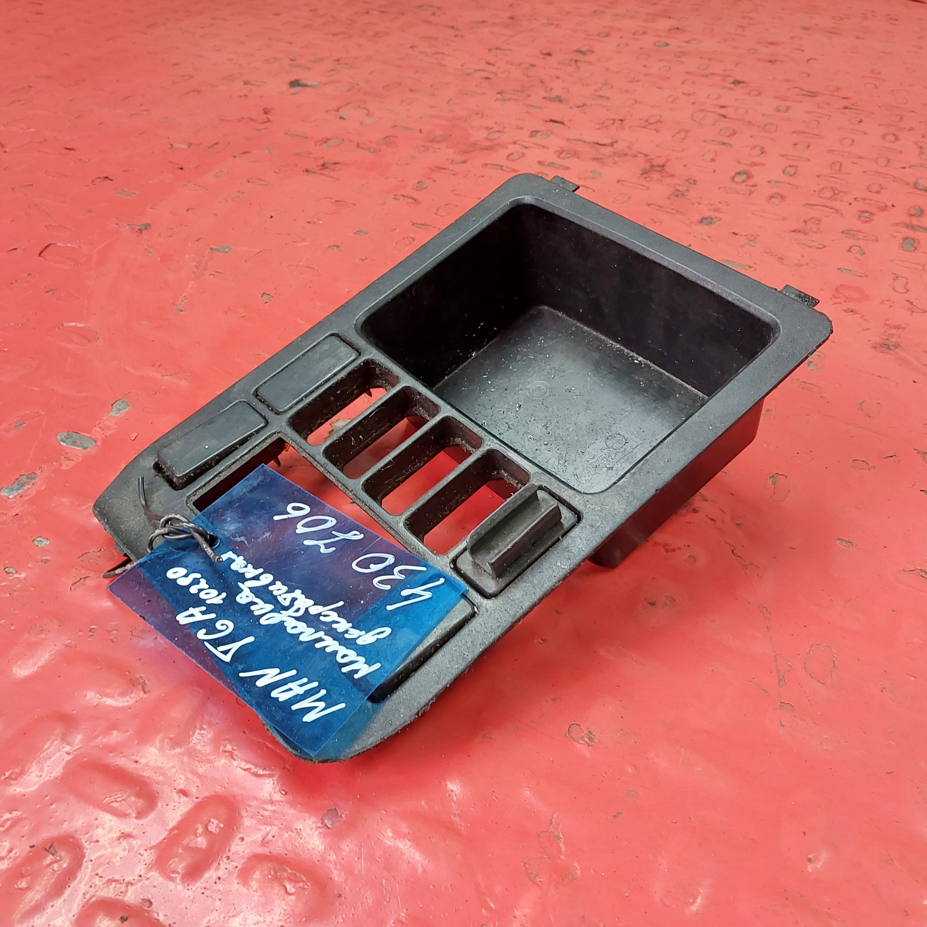 81617010290 MAN Накладка декоративная, № XF430706, фото 1