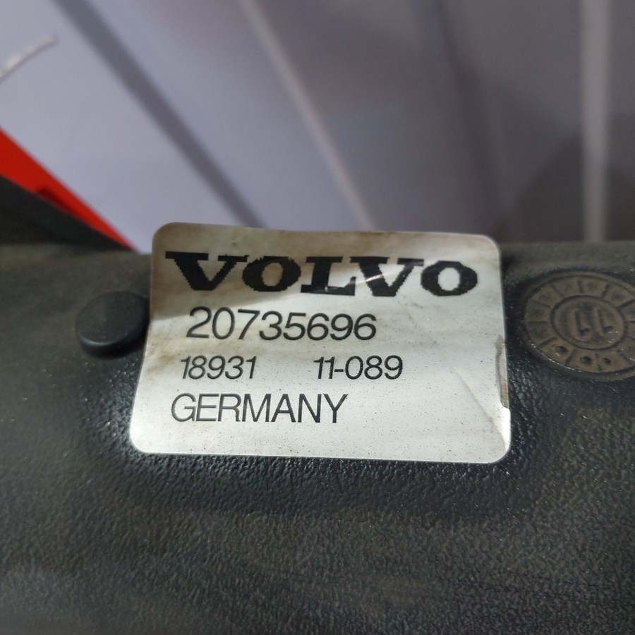 20735696 VOLVO Интеркулер, № XF413382, фото 7