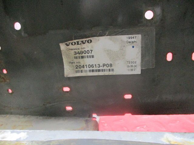 20527318 VOLVO Ящик АКБ, № XF308764, фото 8