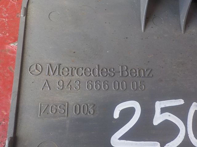 9436660005 MERCEDES Заглушка подножки, № XF250148, фото 4