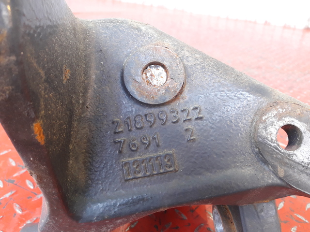 21899322 VOLVO Кронштейн передней рессоры, № XF298550, фото 4