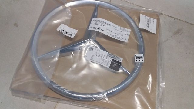 9438170016 MERCEDES Эмблема на капоте, фото 1