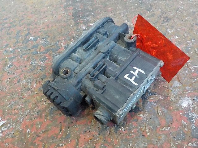 21083660 VOLVO Кран ECAS, № XF229002, фото 1