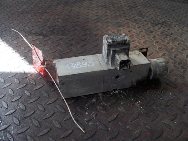 8143448 VOLVO Кран ECAS, № XF54895, фото 1