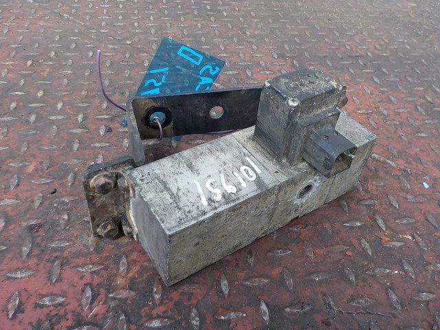 8143448 VOLVO Кран ECAS, № XF101951, фото 1