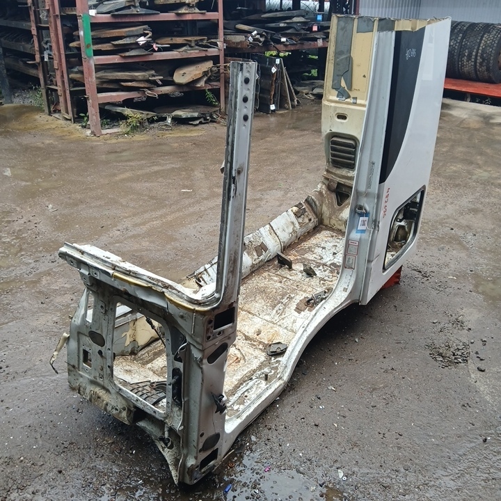 504225111 IVECO Каркас кабины, № XF482696, фото 1