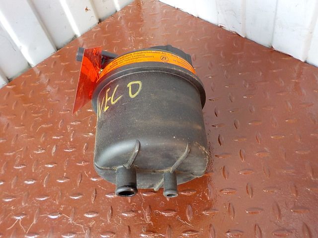 8188037 IVECO Бачок ГУР, № XF164151, фото 2